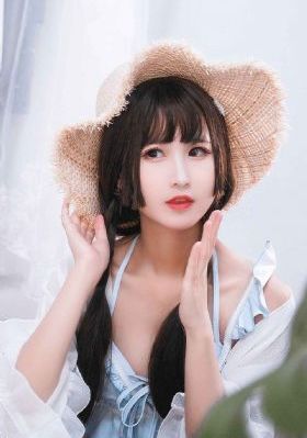 李丽珍不扣纽扣的女孩